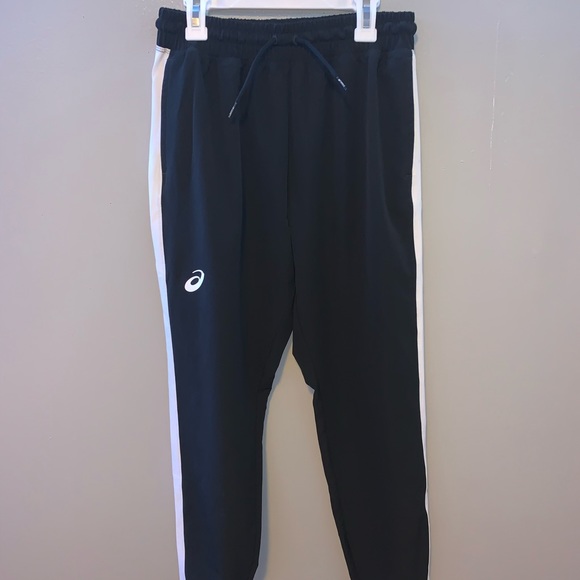 asics black joggers